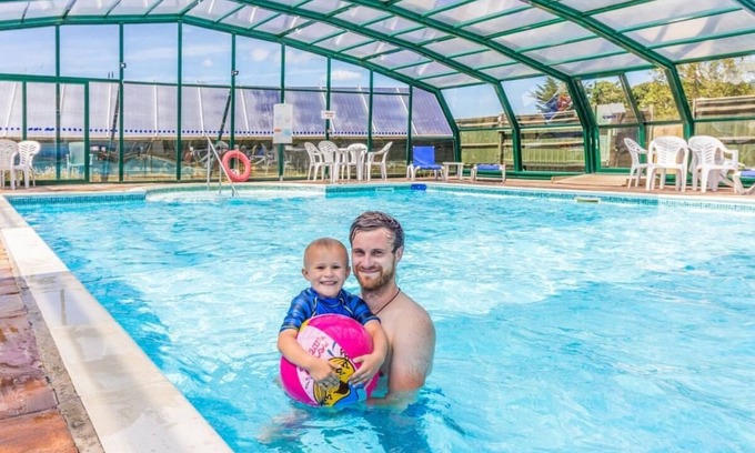 Axminster House | Holiday Home with one double and two twin bedrooms.