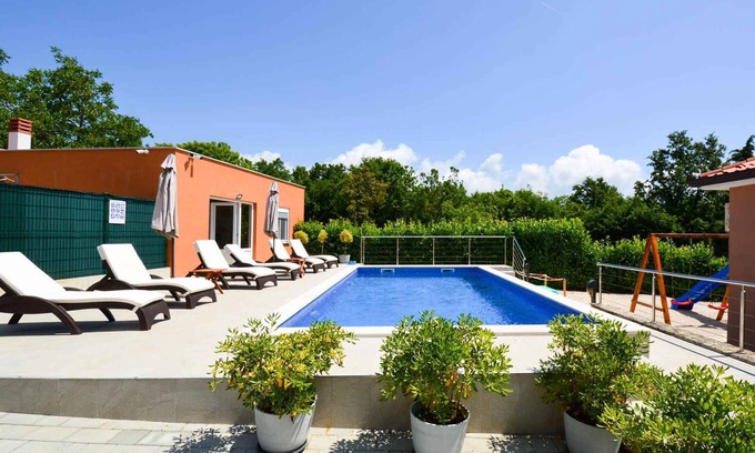 Melnica House | Holiday home with pool and children's playground