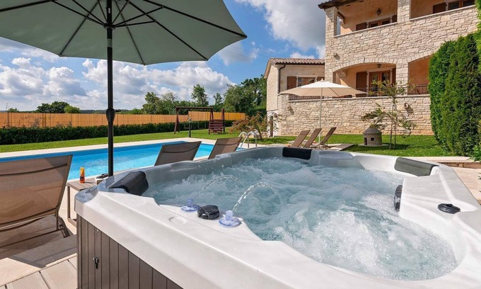 Kringa Villa | Holiday home with pool and whirlpool in central Istria