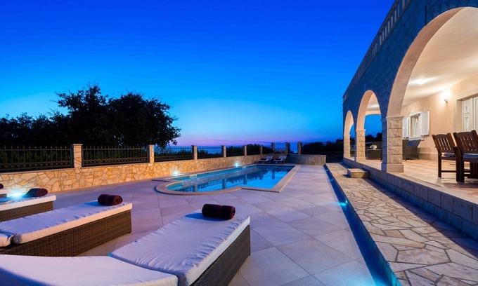Zvekovica House | Holiday home with private heated pool near Dubrovnik
