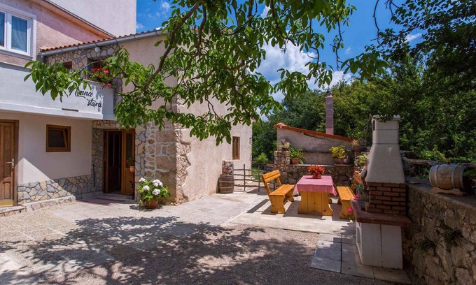 Polje House | Holiday home with terrace and in a quiet location