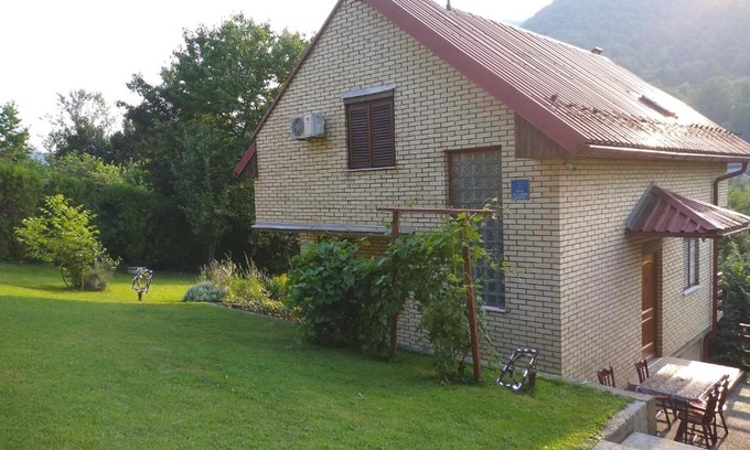 Visoko House | Holiday Home Zbilje
