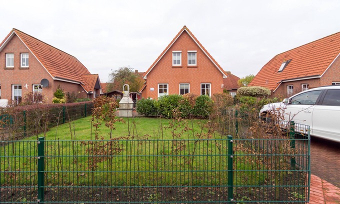 Neßmersiel House | 🍀 Holiday home Zwergrobbe comfort house with garden terrace, patio furniture