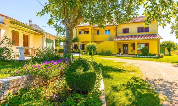 Grandici House | Holiday house Barban for 1 - 7 persons with 3 bedrooms - Holiday home