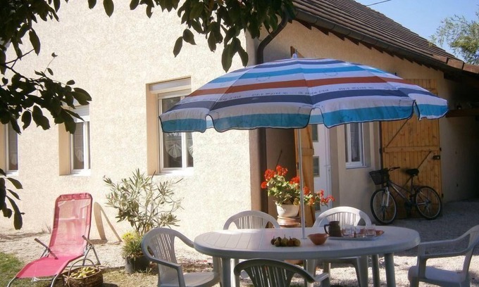 Sennecey-le-Grand House | Holiday house Sennecey le Grand for 1 - 5 persons with 2 bedrooms - Holiday home