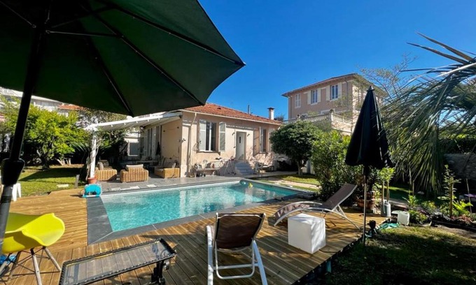 Antibes City Centre House | Holiday house in the city-center of Antibes with a private pool