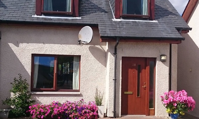 Aviemore House | Holiday House Kinveachy. Accommodation for 5 guests, E.V Charging