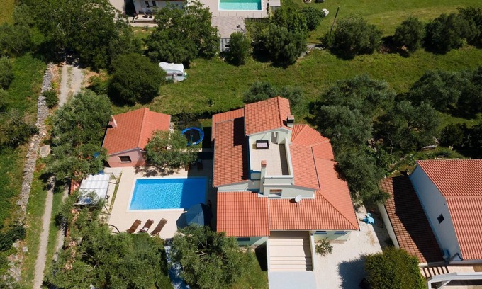 Mali Vareski House | Holiday house Krnica for 1 - 10 persons with 5 bedrooms - Holiday home