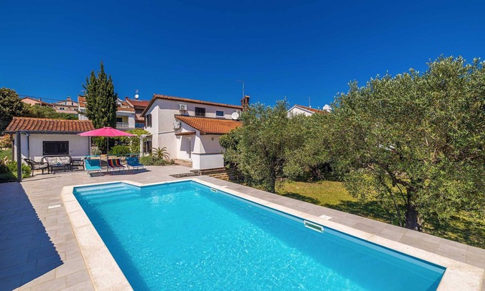 Kornic House | Holiday house LEDINE with pool