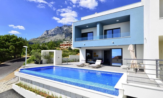 Veliko Brdo House | Holiday house Makarska for 1 - 8 persons with 4 bedrooms - Holiday house