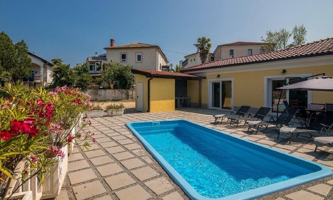 Bogovici House | Holiday house Malinska for 1 - 6 persons with 3 bedrooms - Holiday home