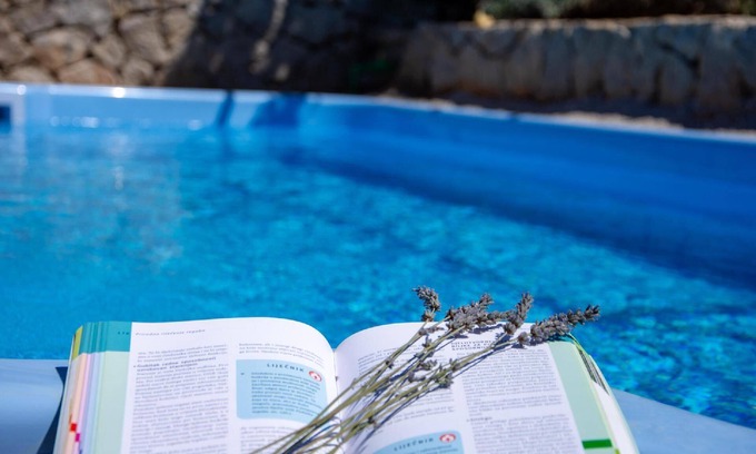 Sveti Anton House | Holiday house Malinska for 1 - 4 persons with 2 bedrooms - Holiday home