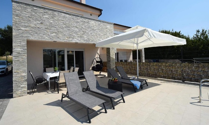 Barusici House | Holiday house Malinska for 1 - 7 persons with 3 bedrooms - Holiday home