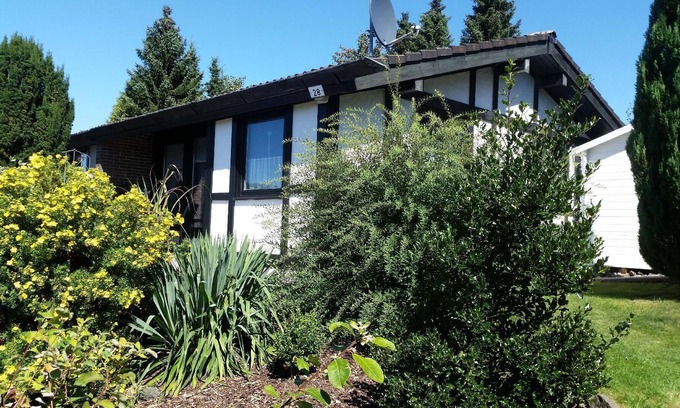 Feriendorf Hennesee House | Holiday house Meschede for 1 - 4 persons with 1 bedroom - Twin house