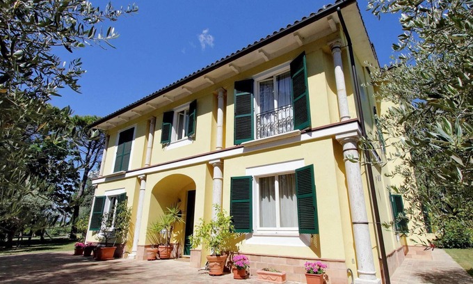 Mogliano House | Holiday house Mogliano for 1 - 12 persons with 4 bedrooms - Holiday home