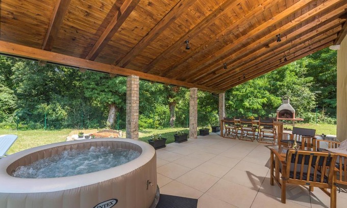 Pazin House | Holiday House Nono with Whirlpool
