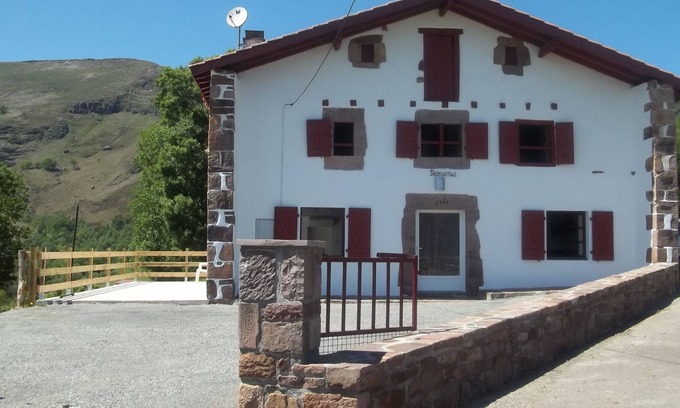 Bidarray House | Holiday house on the heights of the Basque Country.