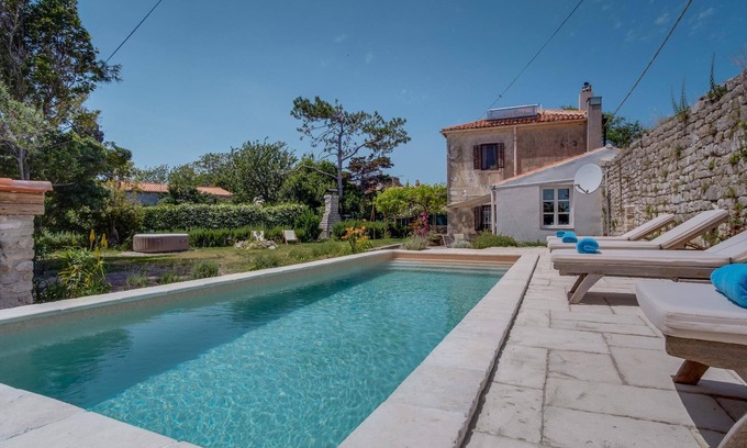 Mali Losinj House | Holiday house Osor for 1 - 9 persons with 3 bedrooms - Holiday home