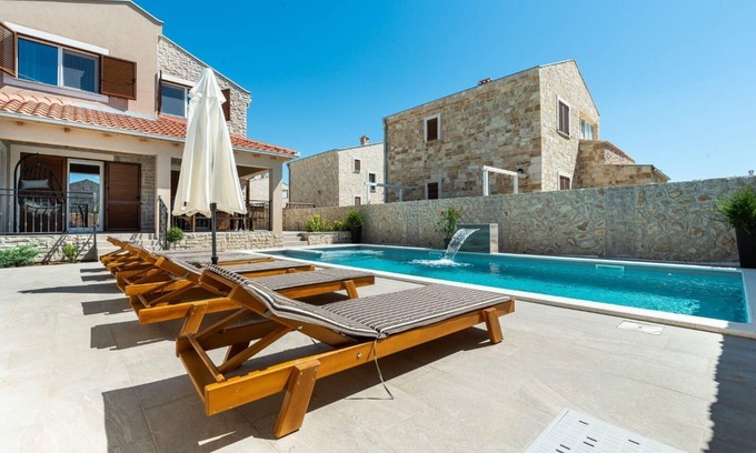 Barusici House | Holiday house Privlaka for 1 - 8 persons with 4 bedrooms - Holiday house