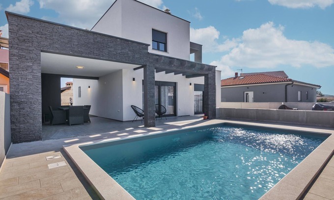 Skatari House | Holiday house Pula for 1 - 8 persons with 4 bedrooms - Holiday home