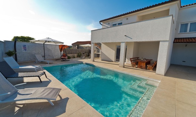 Skatari House | Holiday house Pula for 1 - 8 persons with 3 bedrooms - Holiday house