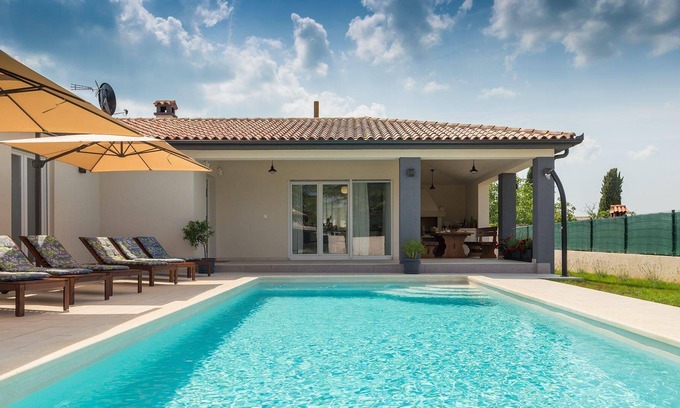 Smoljanci House | Holiday house Smoljanci for 1 - 8 persons with 3 bedrooms - Holiday home