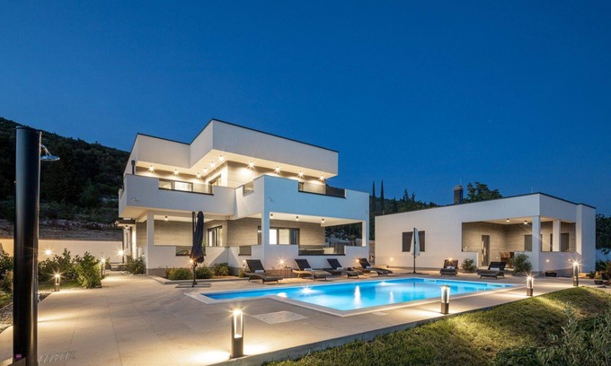 Velim House | Holiday house Stankovci for 1 - 8 persons with 4 bedrooms - Holiday house