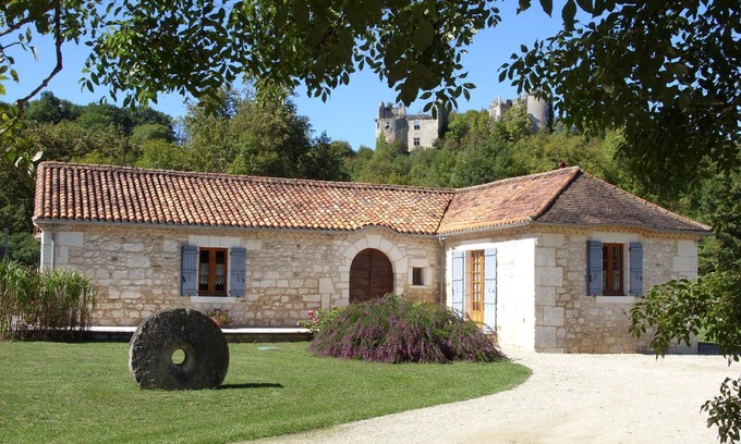 Saint-Pierre-de-Cole House | Holiday house Thiviers for 2 - 8 persons with 3 bedrooms - Holiday house