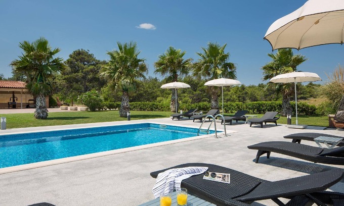 Vir House | Holiday house Vir for 1 - 28 persons with 10 bedrooms - Holiday home