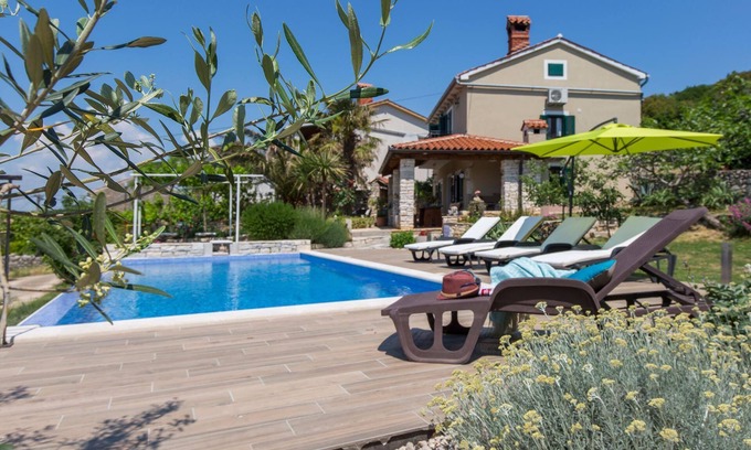 Viskovici House | Holiday house Viskovici for 1 - 6 persons with 3 bedrooms - Holiday house