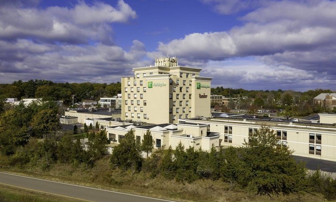Dedham Hotel | Holiday Inn Boston - Dedham Hotel & Conference Center, an IHG Hotel