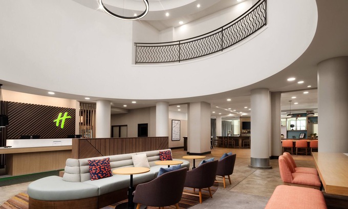 West Chester Hotel | Holiday Inn Cincinnati Liberty Way by IHG