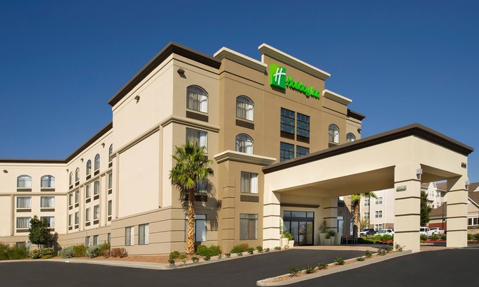 Biggs Field Hotel | Holiday Inn El Paso Airport by IHG