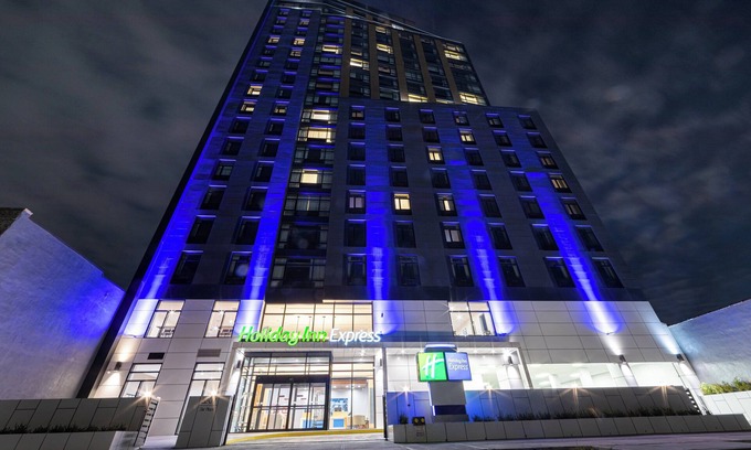 Blissville Hotel | Holiday Inn Express Long Island City E New York by IHG