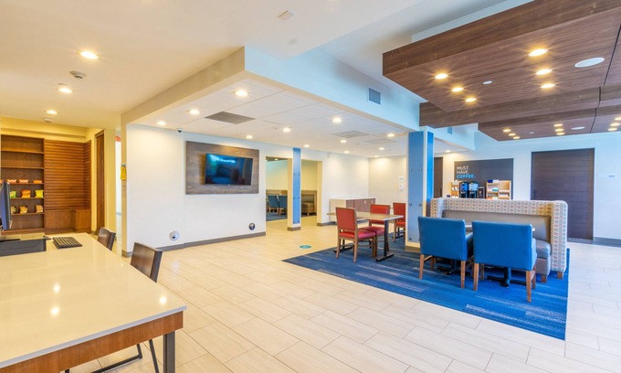 Southwest Anaheim Hotel | Holiday Inn Express Anaheim West by IHG