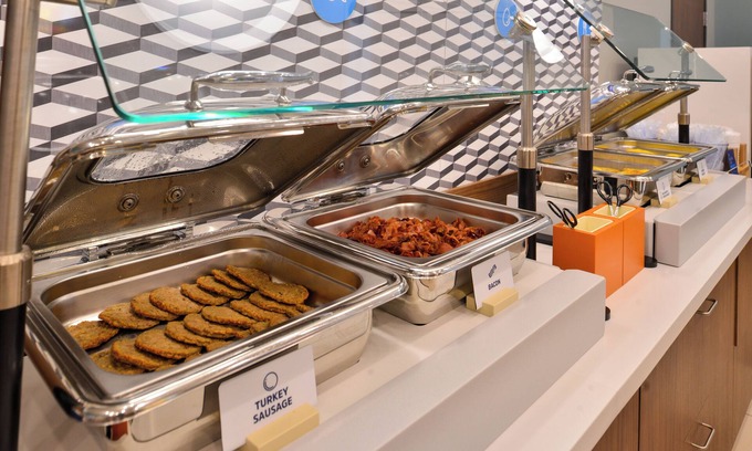 Pumphrey Hotel | Holiday Inn Express Baltimore - BWI Airport NE by IHG