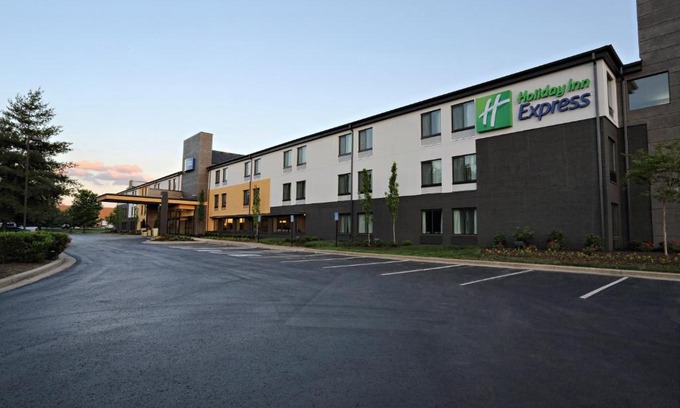 Brentwood Hotel | Holiday Inn Express Brentwood-South Cool Springs by IHG