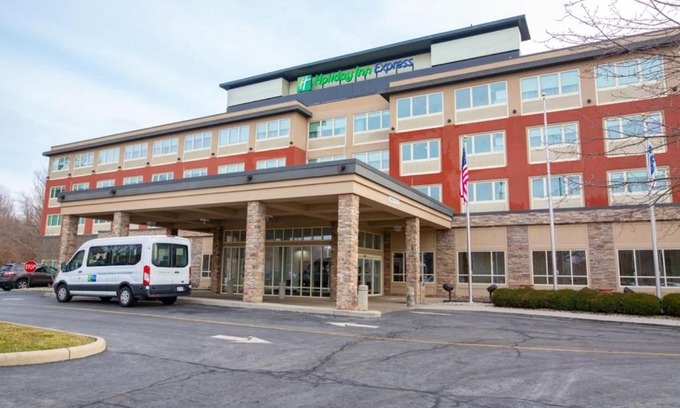 Northeast Columbus Hotel | Holiday Inn Express Columbus Airport Easton