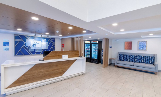 Neptune City Hotel | Holiday Inn Express Hotel of Neptune by IHG