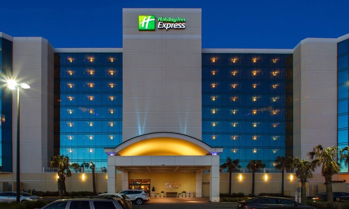Northeast Virginia Beach Hotel | Holiday Inn Express Hotel & Suites VA Beach Oceanfront by IHG