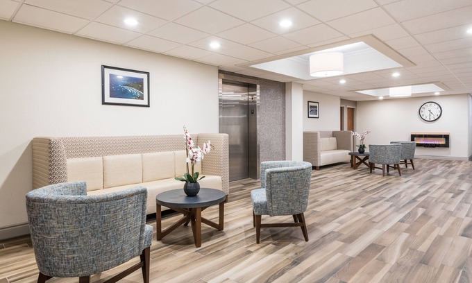 Gananoque Hotel | Holiday Inn Express Hotel & Suites Gananoque by IHG