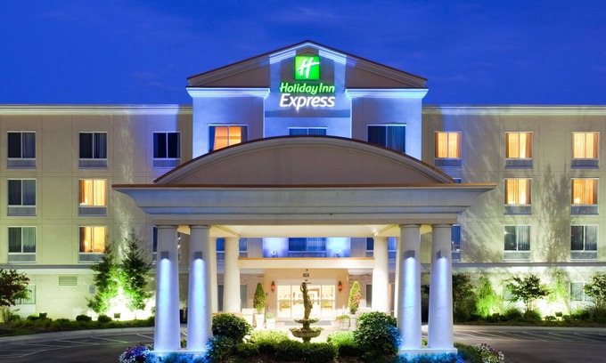 Kannapolis Hotel | Holiday Inn Express Hotel & Suites Concord by IHG