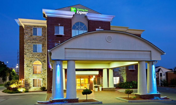 Lexington Hotel | Holiday Inn Express Hotel & Suites Lexington-Downtown by IHG