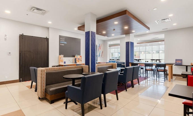 Southwest Edmonton Hotel | Holiday Inn Express Hotel & Suites Edmonton South by IHG