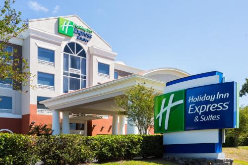 Tampa Hotel | Holiday Inn Express Hotel & Suites Tampa-Fairgrounds-Casino by IHG