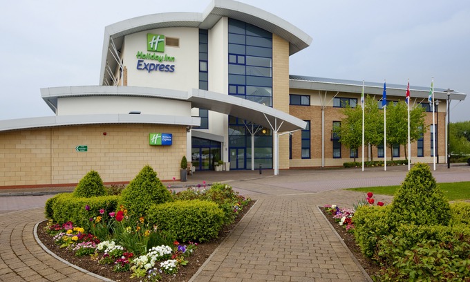 Milton Malsor Hotel | Holiday Inn Express Northampton - South, an Ihg Hotel