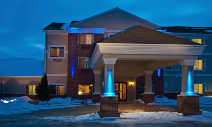 O'Neill Hotel | Holiday Inn Express Oneill by IHG