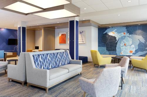 Clarksville Hotel | Holiday Inn Express & Suites Clarksville North by IHG