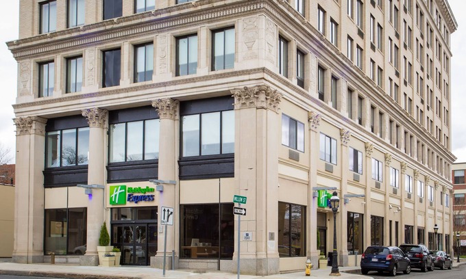 Metro Center Hotel | Holiday Inn Express Springfield Downtown by IHG