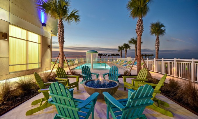 Galveston Hotel | Holiday Inn Express & Suites Galveston Beach by IHG